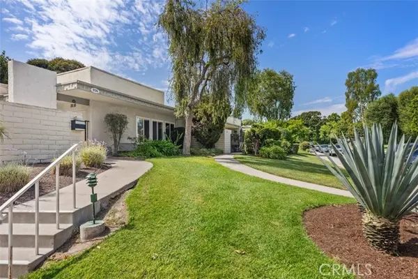 956 Calle Aragon #C, Laguna Woods, CA 92637