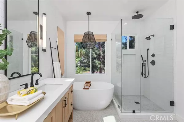 Irvine, CA 92620,29 Straw Flower