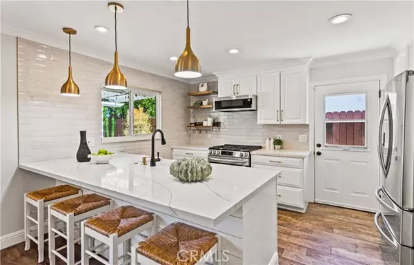 3295 Iowa Street, Costa Mesa, CA 92626