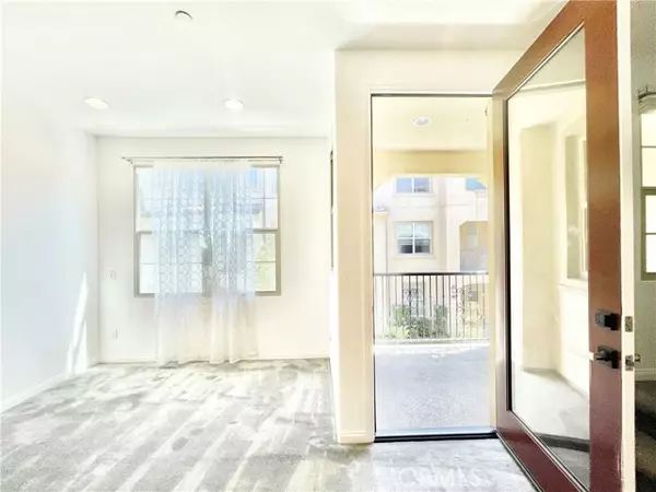 Irvine, CA 92618,144 Capricorn