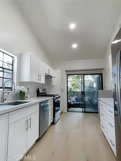 Santa Ana, CA 92704,2510 W MacArthur Boulevard #B
