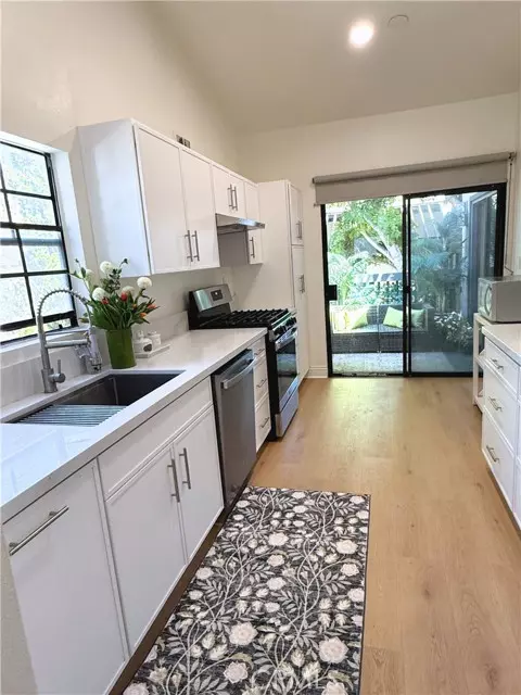Santa Ana, CA 92704,2510 W MacArthur Boulevard #B
