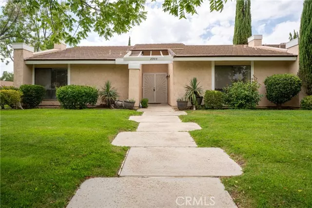 2904 W Avenue J4, Lancaster, CA 93536