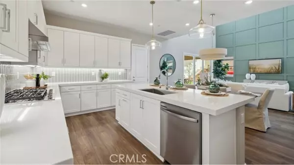 Valencia (santa Clarita), CA 91354,24501 Villa La Sombrilla