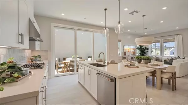 Valencia (santa Clarita), CA 91381,27448 Shining Willow Lane