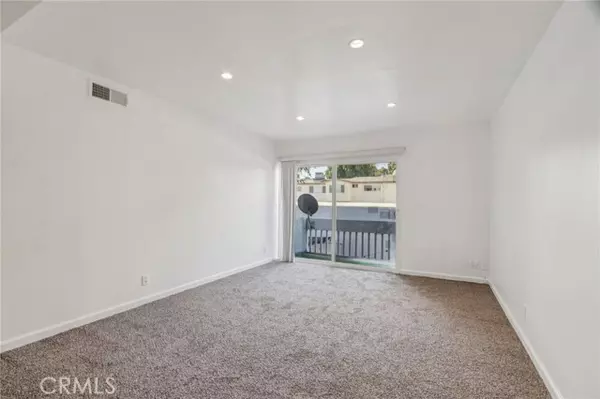 Tarzana (los Angeles), CA 91356,18620 Hatteras Street #247