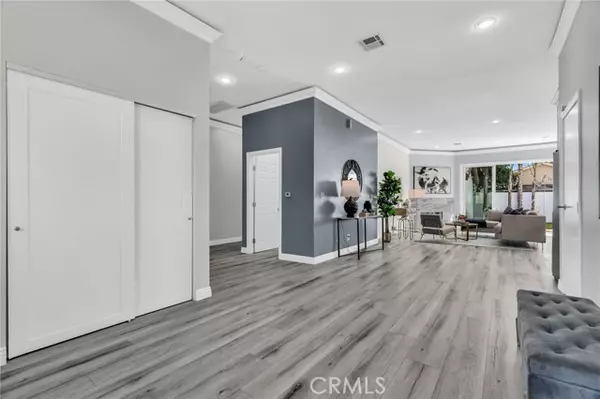 Encino (los Angeles), CA 91316,17908 Califa Street