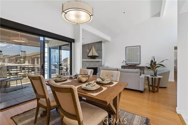 Newport Beach, CA 92663,260 Cagney Lane #308