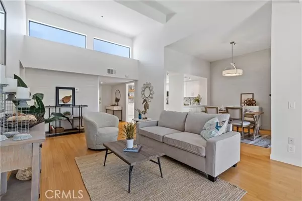 Newport Beach, CA 92663,260 Cagney Lane #308