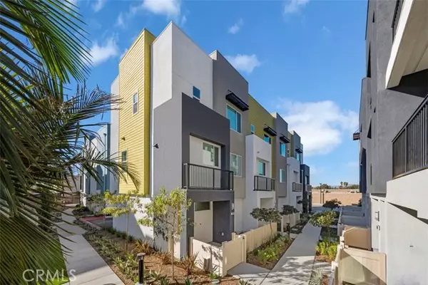 Anaheim, CA 92801,1093 N Harbor Boulevard