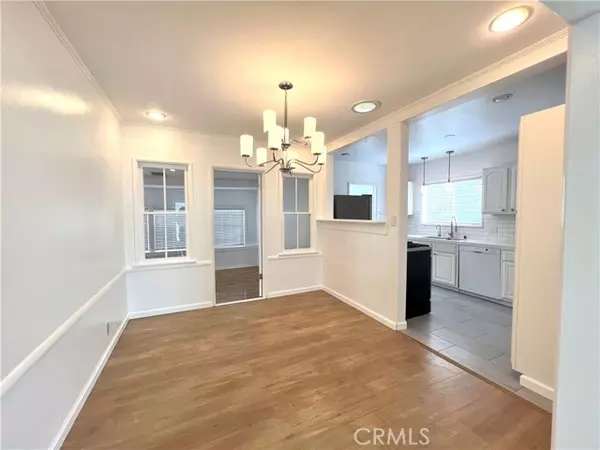 North Hollywood (los Angeles), CA 91601,10347 Weddington Street