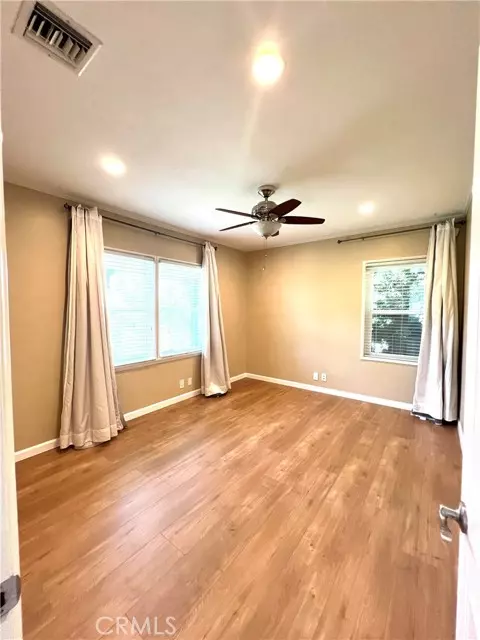 North Hollywood (los Angeles), CA 91601,10347 Weddington Street