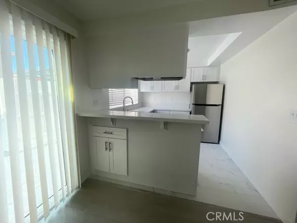 Huntington Beach, CA 92647,17061 Grove Circle #4