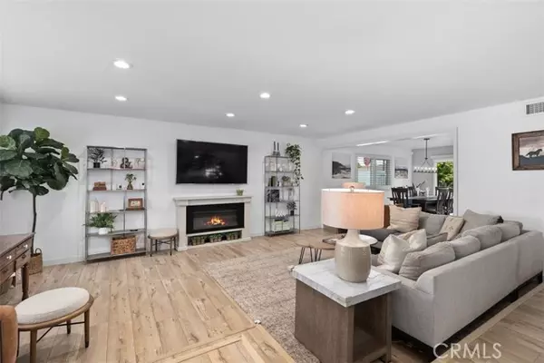 Tustin, CA 92780,13772 Ridgecrest Cir