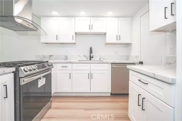 Tustin, CA 92780,12700 Newport Ave #24