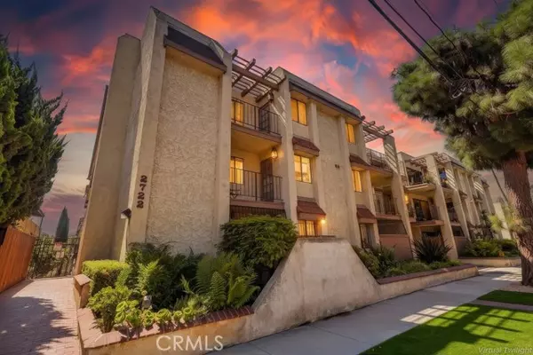 2722 E 20th Street #104, Signal Hill, CA 90755