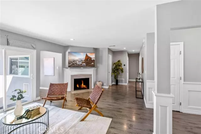 Anaheim, CA 92805,849 N Lenz Dr