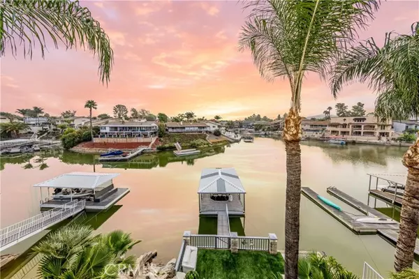 Canyon Lake, CA 92587,30208 White Wake