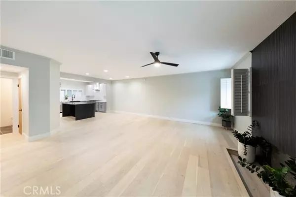 Huntington Beach, CA 92648,19561 Pompano #106