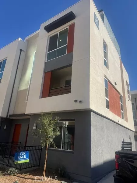 1814 E. 1st Street #320, Santa Ana, CA 92705