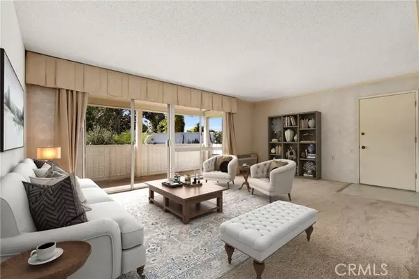 Laguna Woods, CA 92637,2285 Via Puerta #P