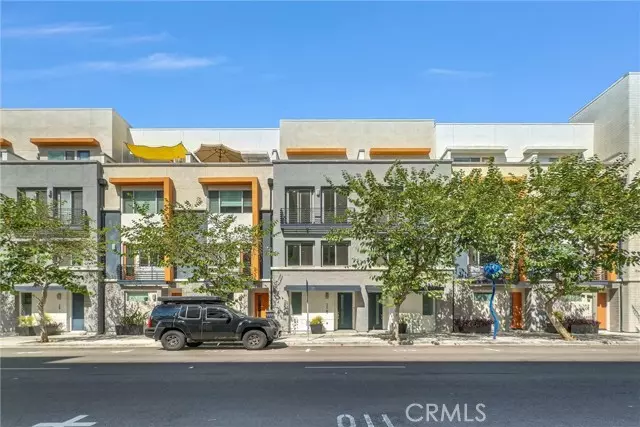 Long Beach, CA 90802,359 E Broadway