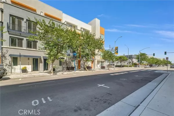 Long Beach, CA 90802,359 E Broadway