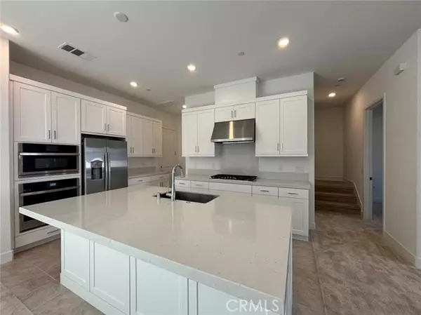 Irvine, CA 92618,257 Shoveler