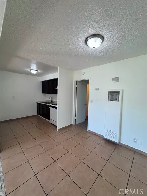 Santa Ana, CA 92704,1414 S Townsend Street #1