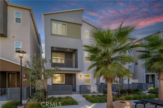 921 E 3rd Street, Santa Ana, CA 92701