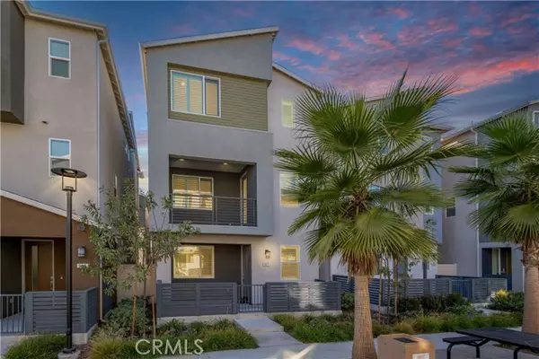 921 E 3rd Street, Santa Ana, CA 92701