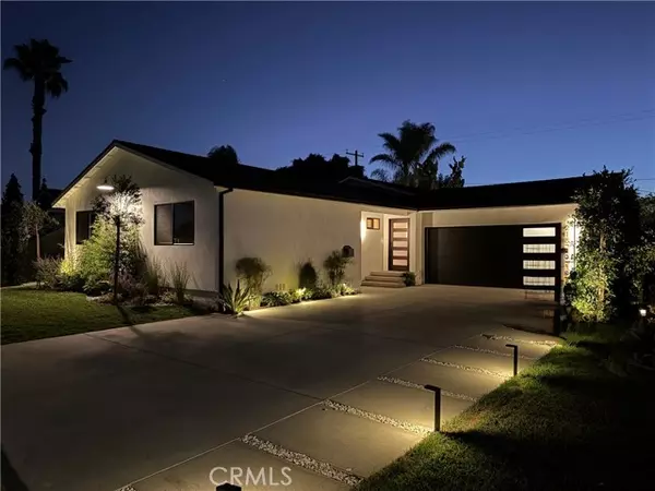 2187 Meyer Place, Costa Mesa, CA 92627