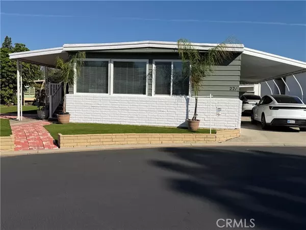 24001 Muirlands Boulevard #221, Lake Forest (el Toro), CA 92630