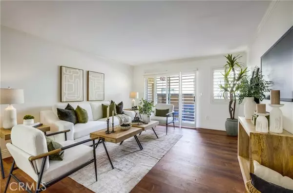 Lake Forest (el Toro), CA 92630,26142 Serrano Court #21