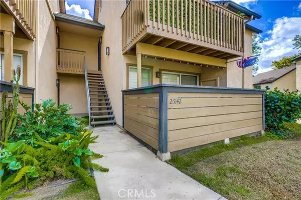 Lake Forest (el Toro), CA 92630,26142 Serrano Court #21