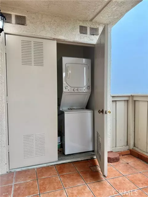 Lake Forest (el Toro), CA 92630,26342 Forest Ridge #3A