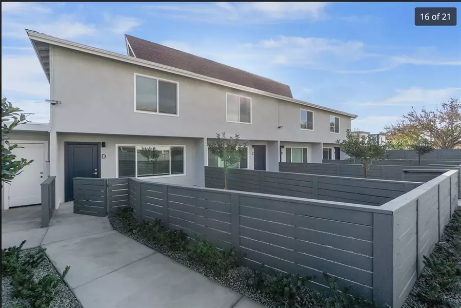 1024 Mission #B, Costa Mesa, CA 92626