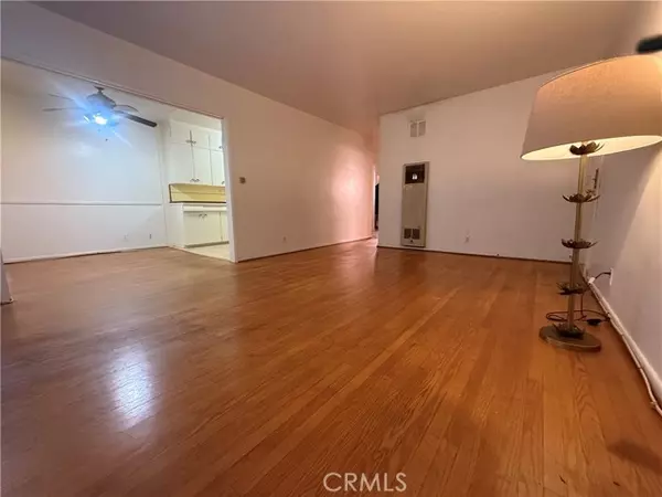 Long Beach, CA 90802,50 Elm #11