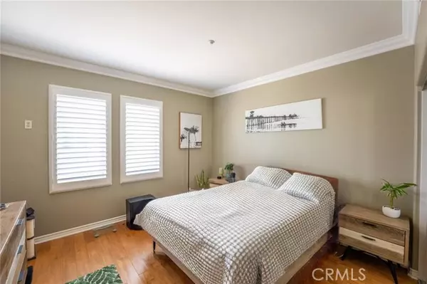 Huntington Beach, CA 92648,21249 Alanis