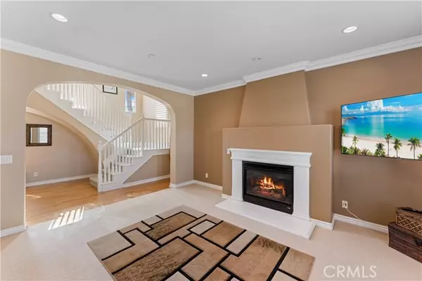 Huntington Beach, CA 92648,21249 Alanis