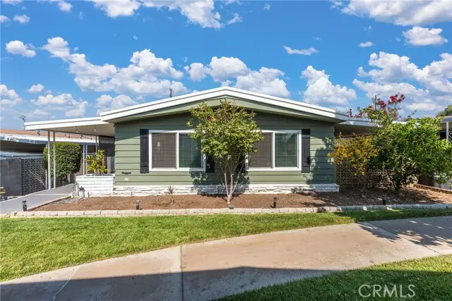 Yorba Linda, CA 92886,16774 Lake Tree Drive #273