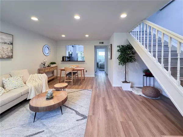 Irvine, CA 92604,32 Kazan #18