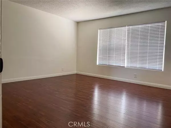 Santa Ana, CA 92706,1107 W Memory Lane #15B