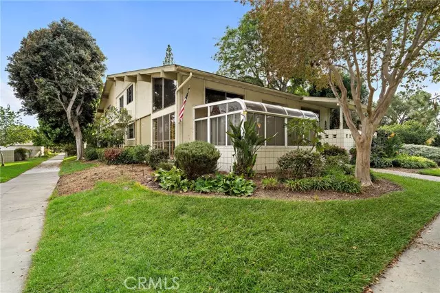 Laguna Woods, CA 92637,228 Avenida Majorca #C