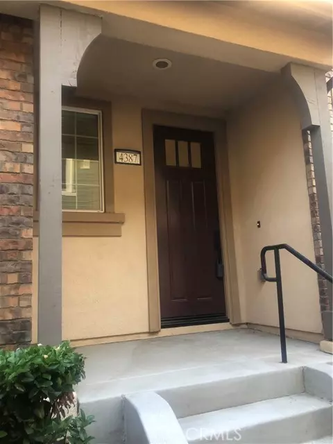 Yorba Linda, CA 92886,4387 Avocado Grove