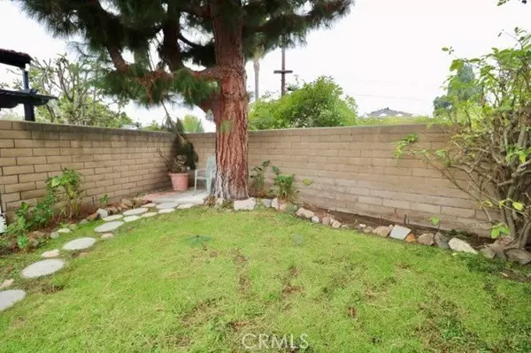 Santa Ana, CA 92705,2544 Forrest Lake #20