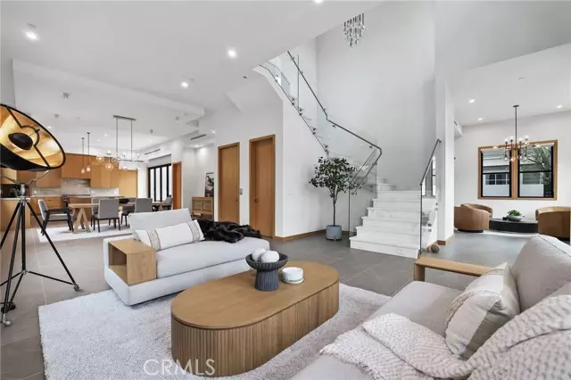 1828 Pine, Huntington Beach, CA 92648