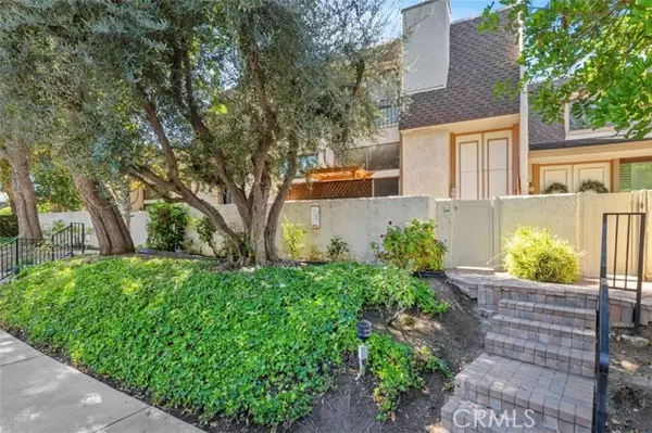 6225 Shoup Avenue #109, Woodland Hills (los Angeles), CA 91367