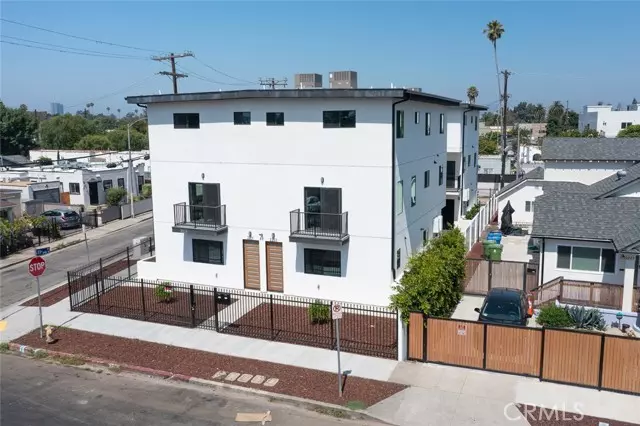 2231 S Longwood Avenue, Los Angeles, CA 90016