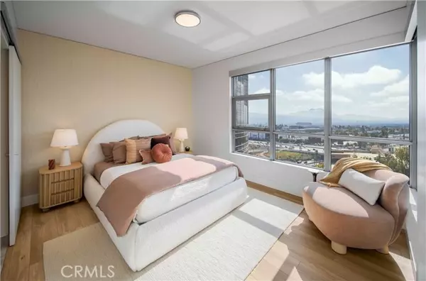 Santa Ana, CA 92707,9 MacArthur Place #407